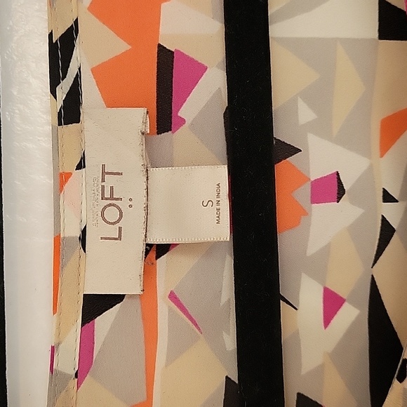 LOFT Bubble Sleeve Blouse in Geo Print - Picture 6 of 10